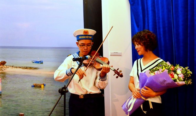 Journalist My Tra and the photo exhibition “Truong Sa – Here we come” - ảnh 1
